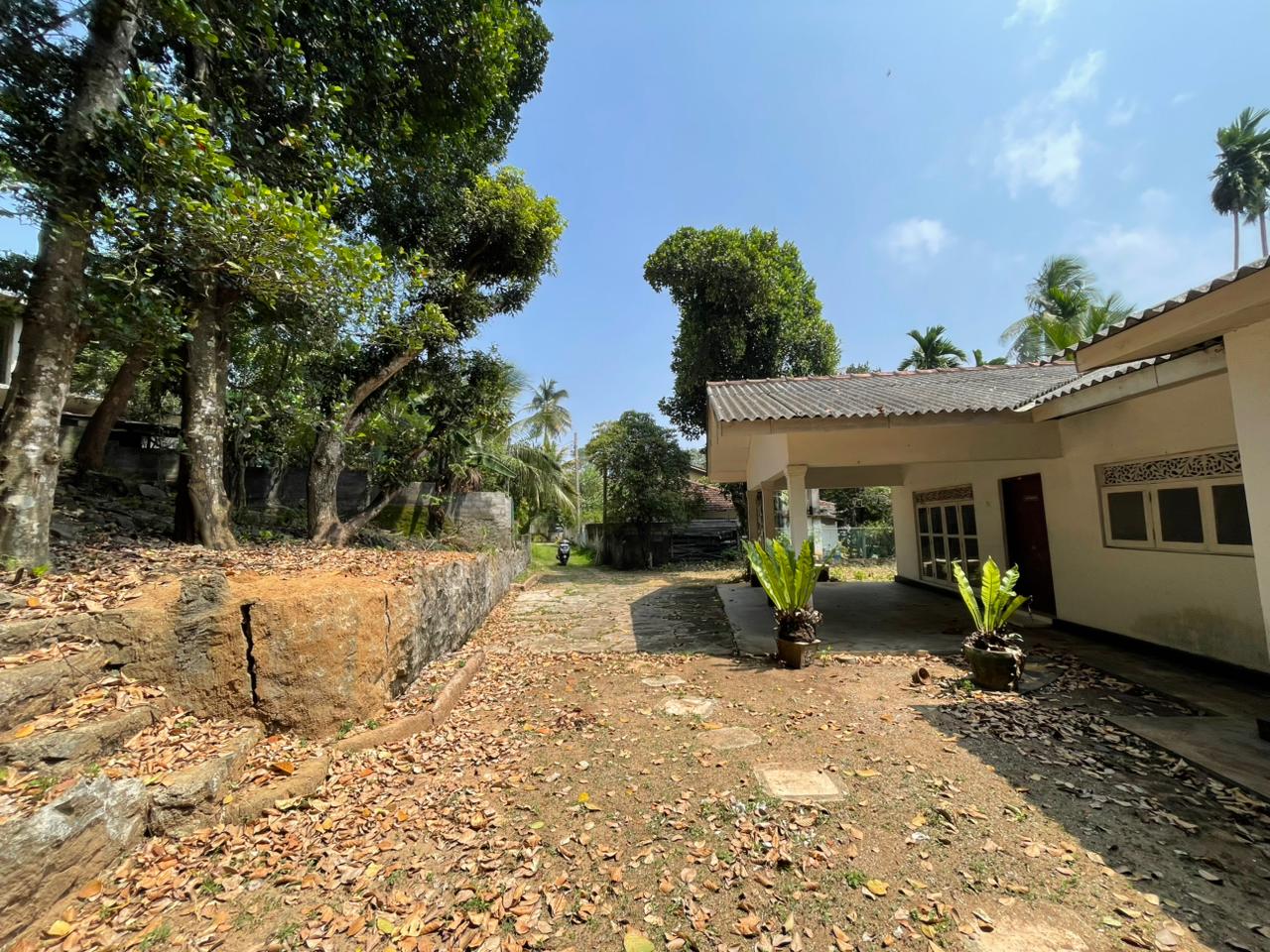 🏡 URGENT SALE – PRIME PROPERTY IN KURUNEGALA! 🔥