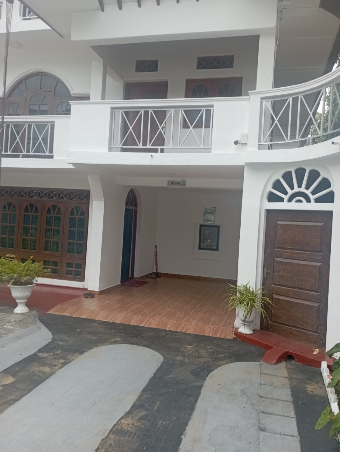 2 STORY HOUSE FOR QUICK SALE