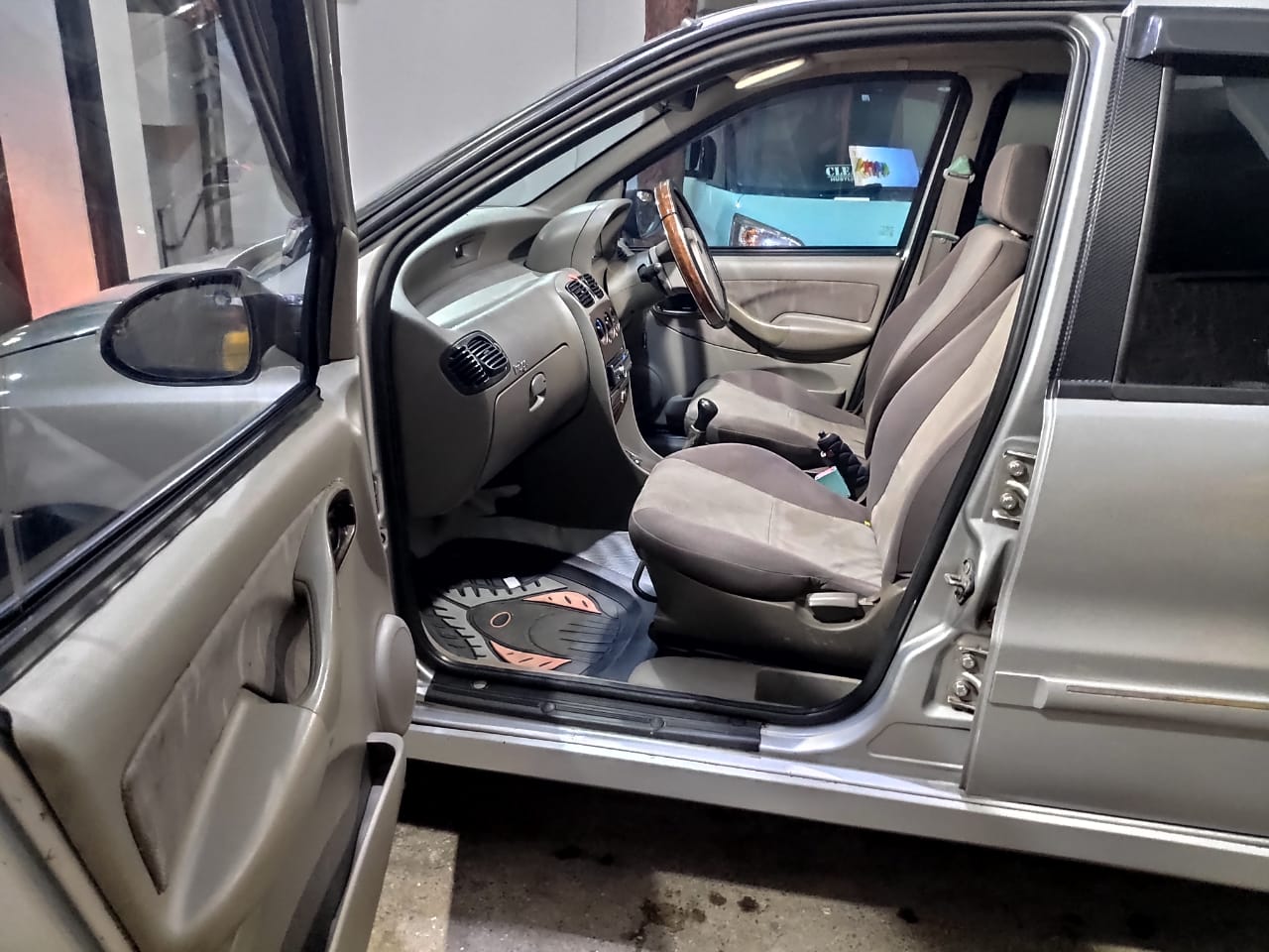 Tata Indigo Saloon 2011