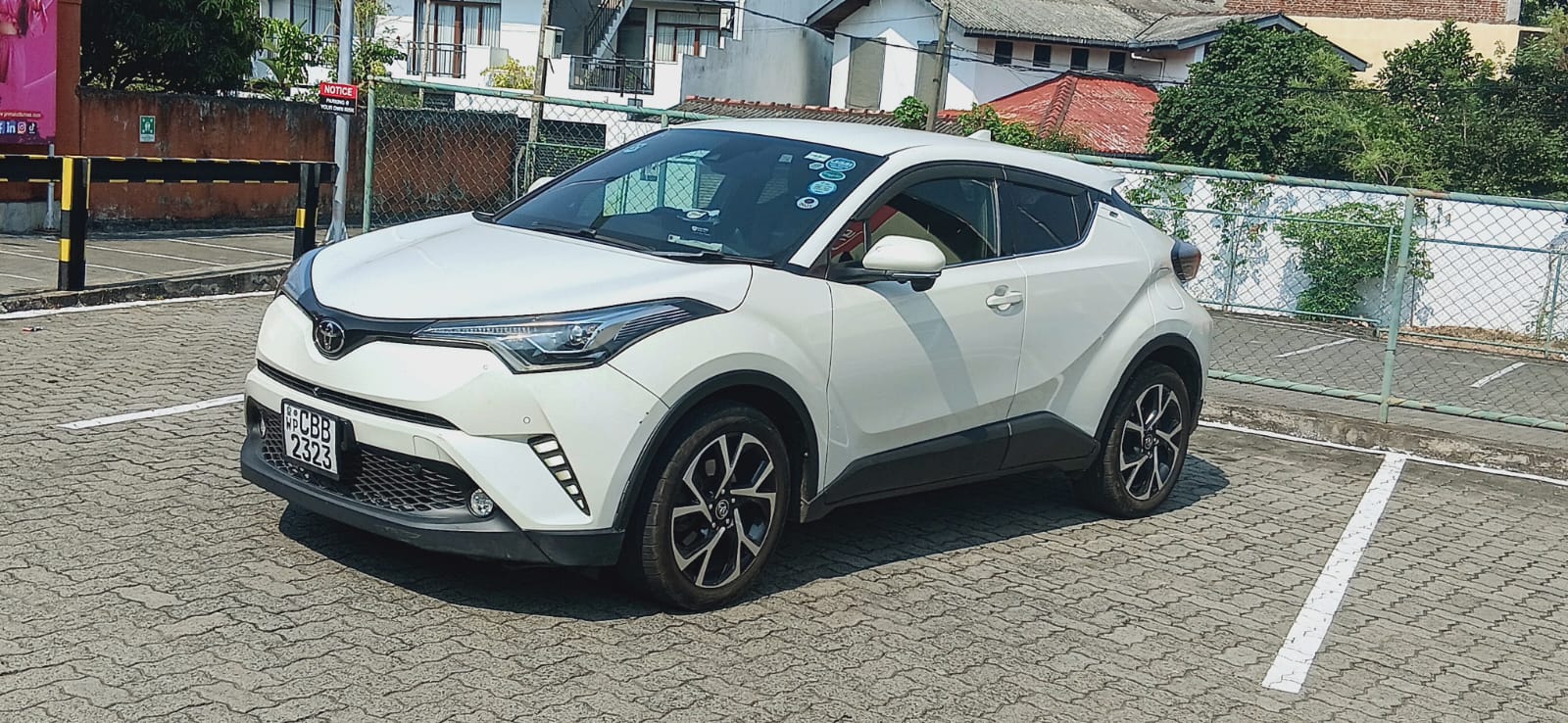 Toyota CHR NGX 50 AWD 2017
