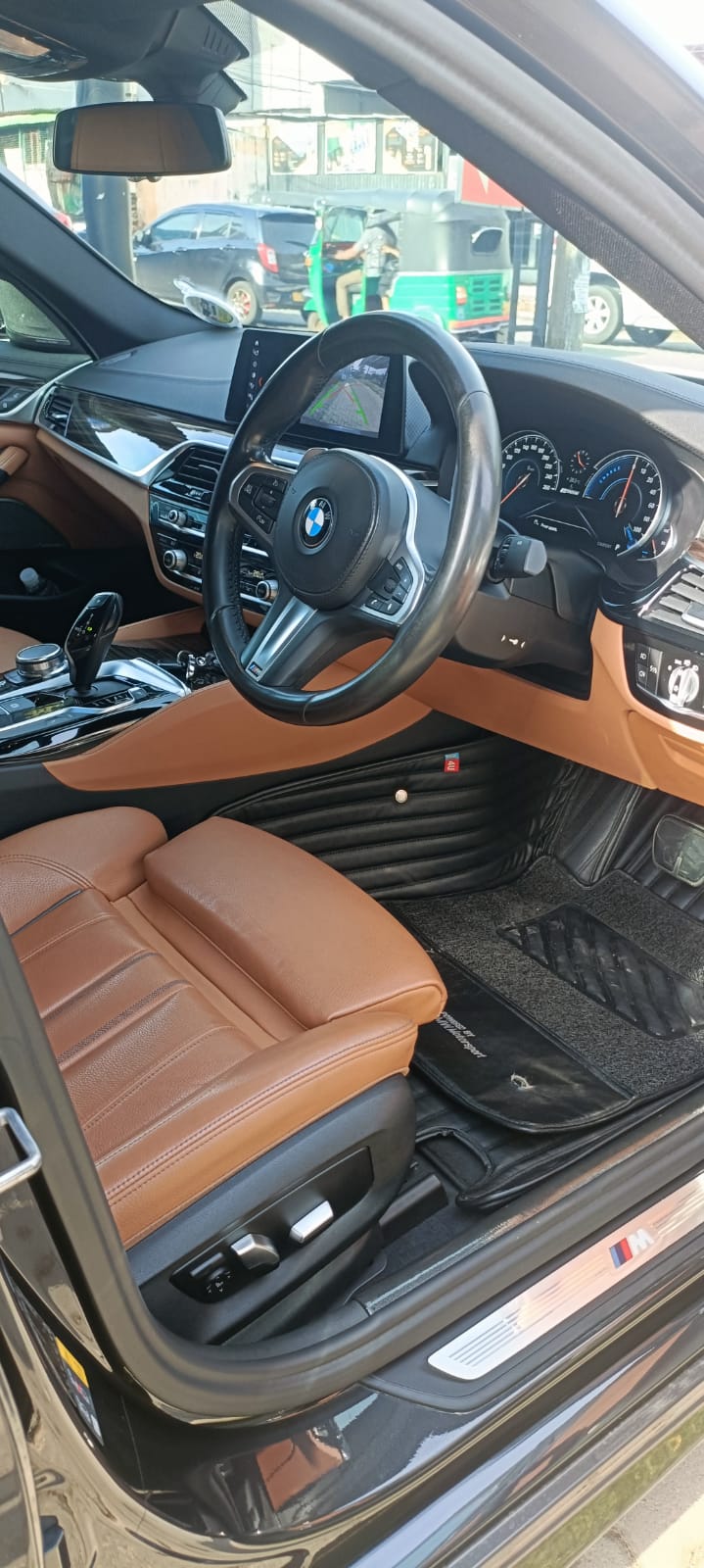 7 BMW 530e 2017