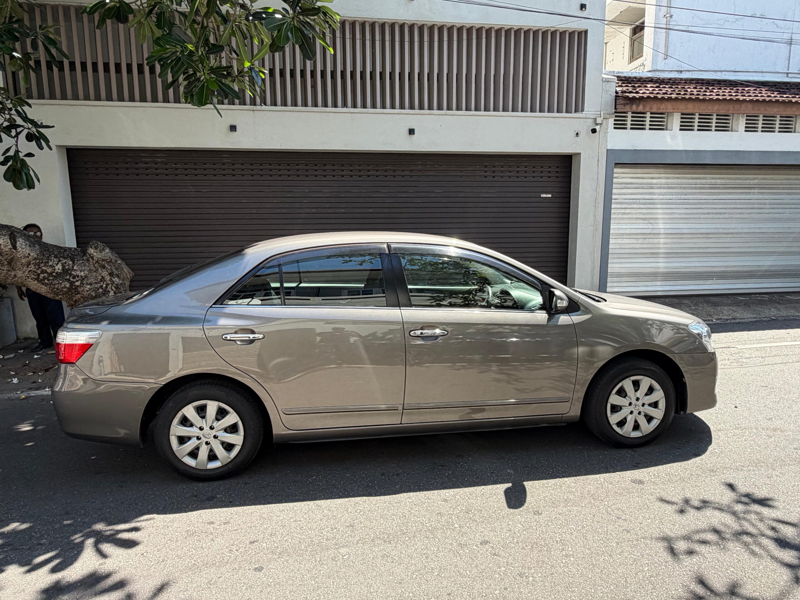 Toyota Premio F 2010