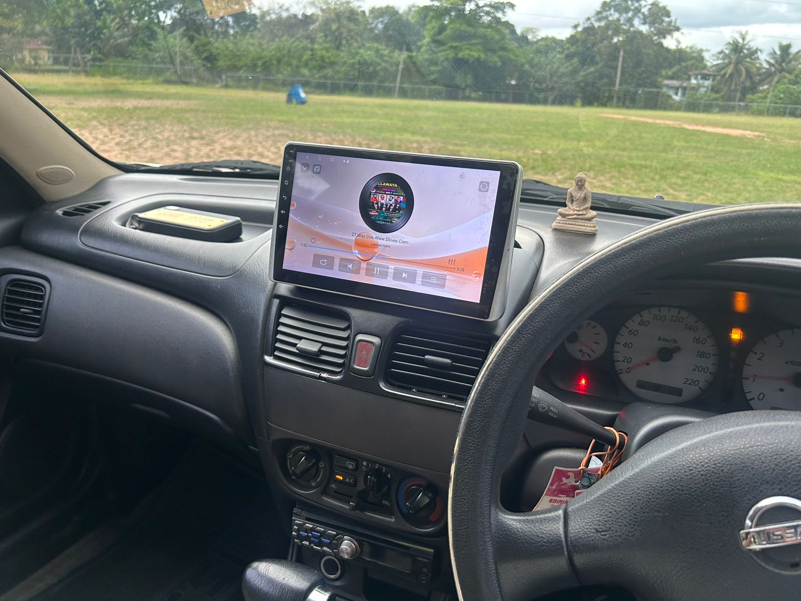 Nissan N17 Ex Saloon