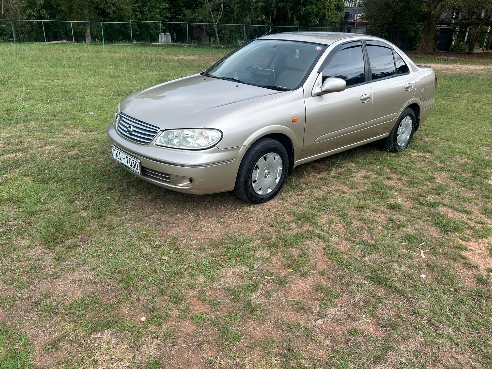 Nissan N17 Ex Saloon