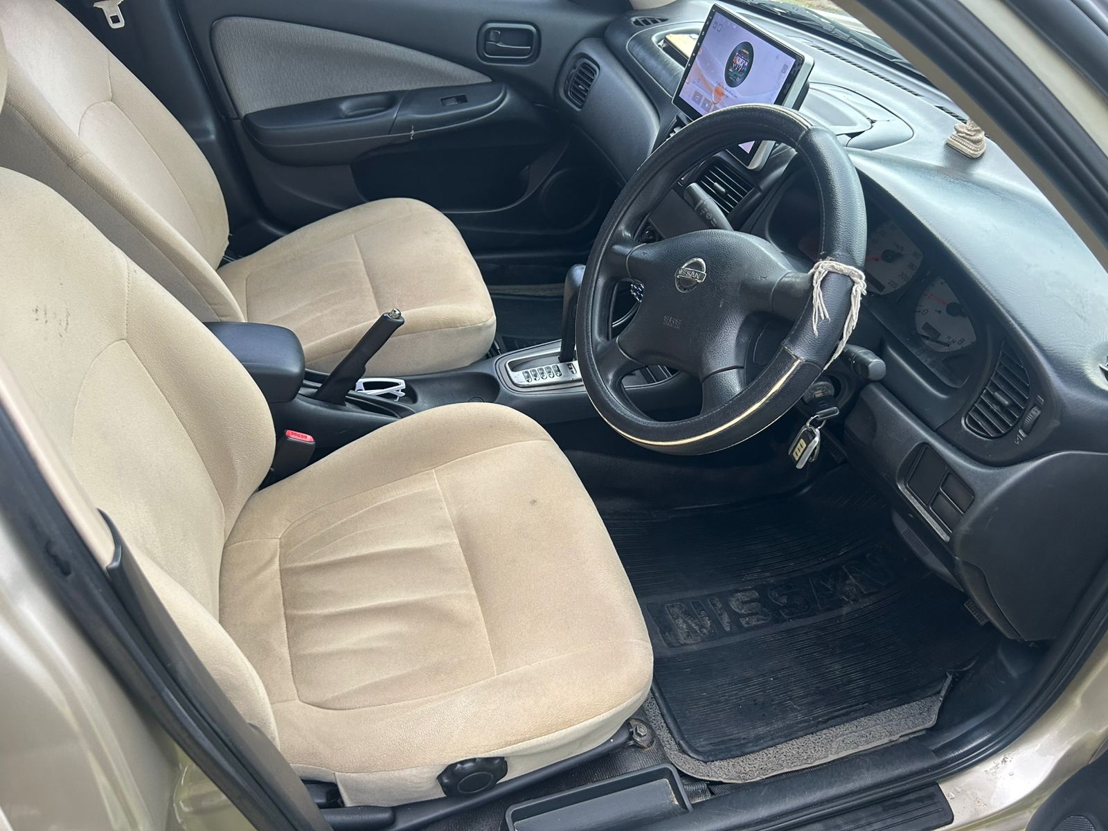 Nissan N17 Ex Saloon