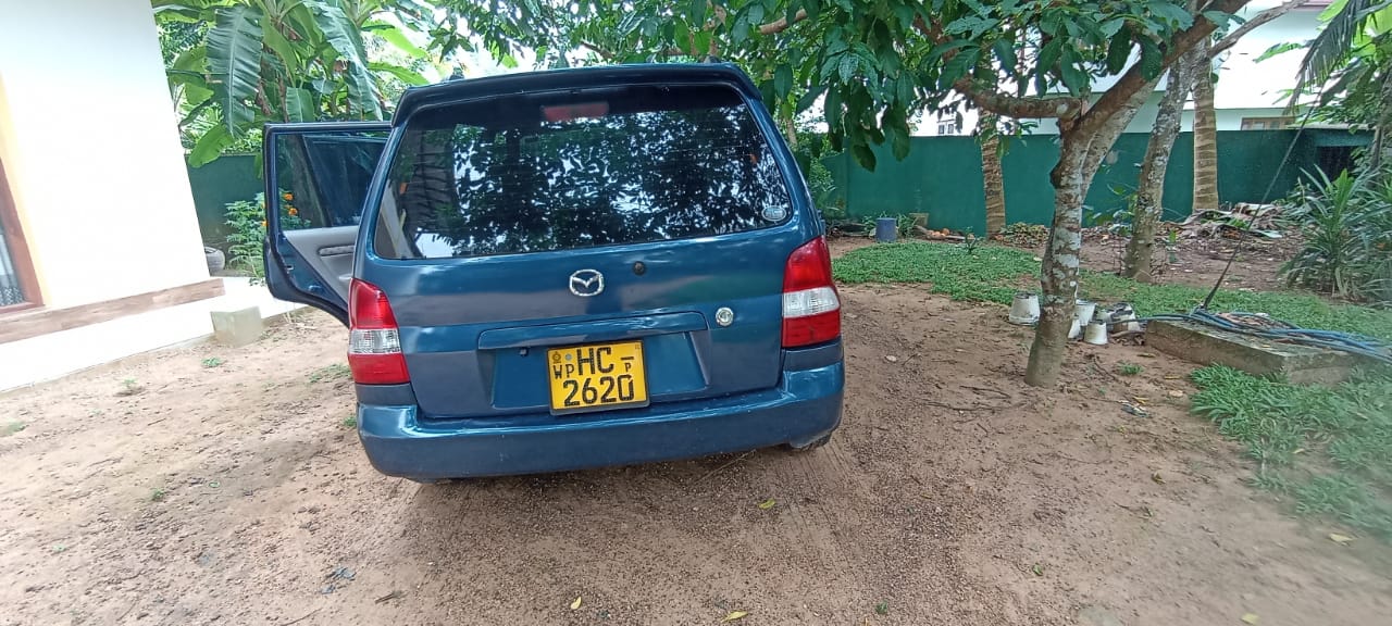 MAZDA DEMIO 2000
