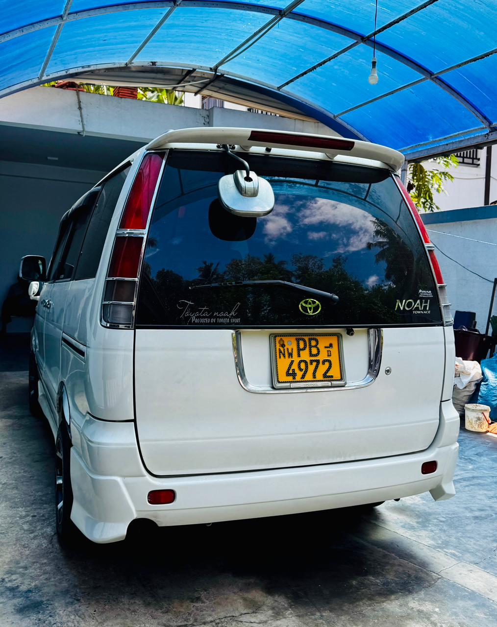 Toyota Noah KR 42 2003