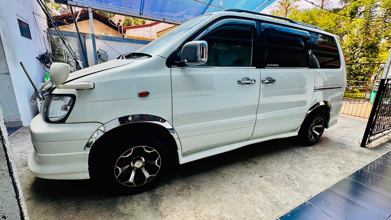 Toyota Noah KR 42 2003