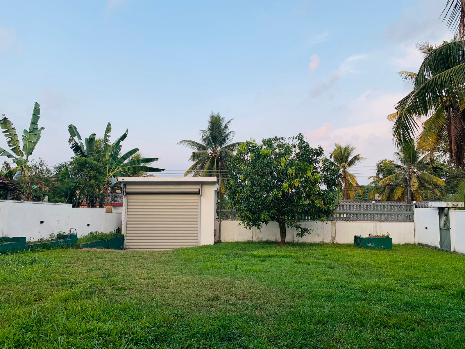 House with Land for Sale – Kaduwela