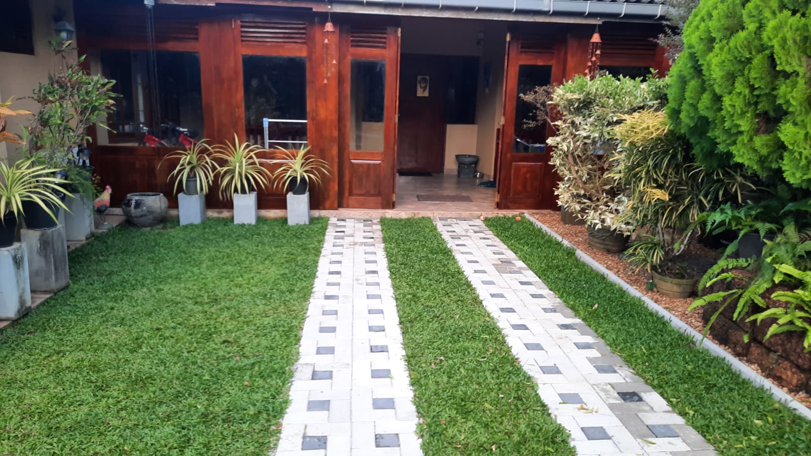 Bungalow Type Beautifully Designed House in Mount Lavinia