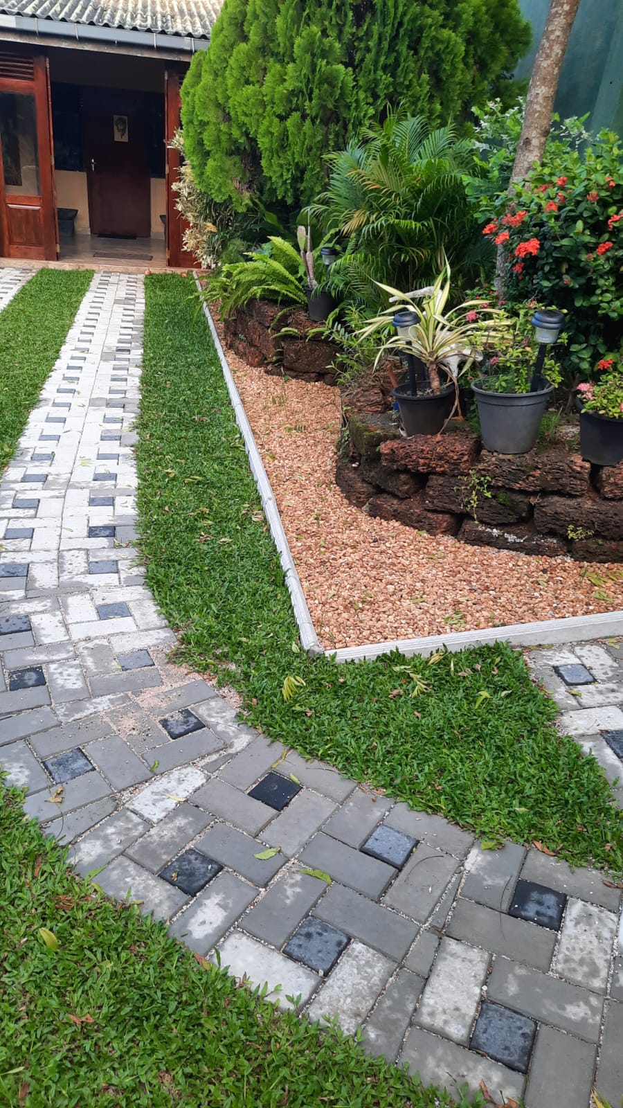 Bungalow Type Beautifully Designed House in Mount Lavinia