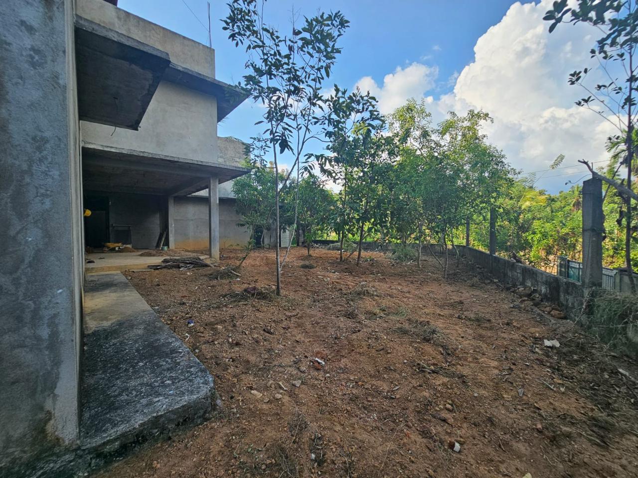 Modern Luxury House for Sale at Kiriwaththuduwa