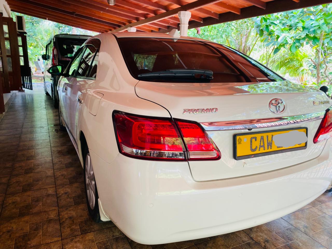 Toyota Premio 2017