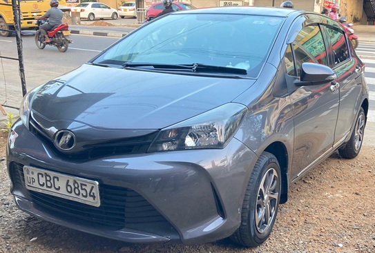 Toyota Vitz 2015