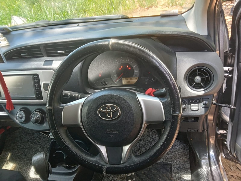 Toyota Vitz 2015