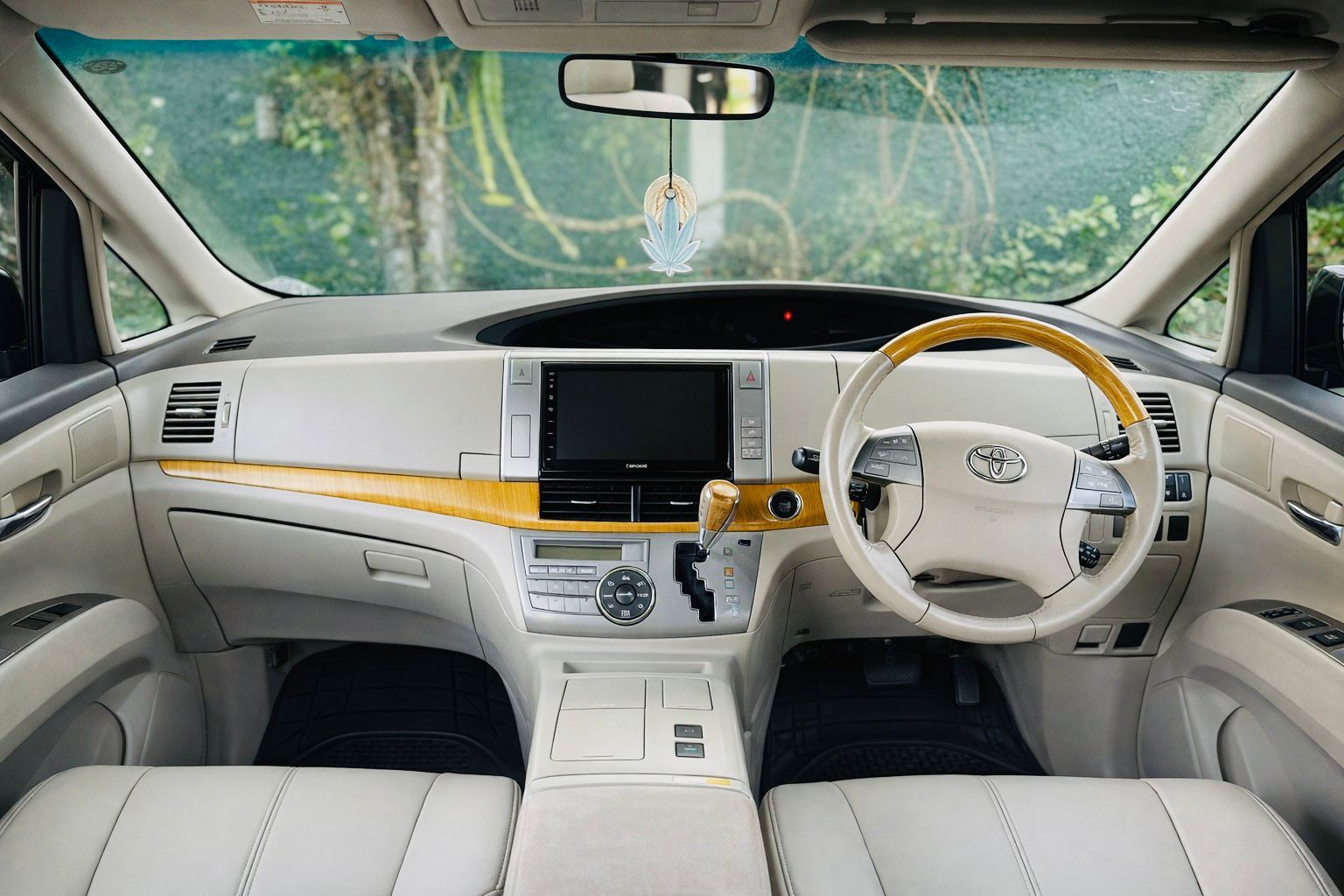 Toyota Estima 2010