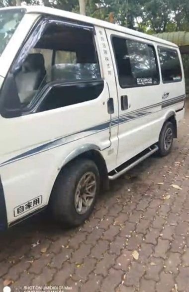 Mazda Bongo Lion Face R2 2004