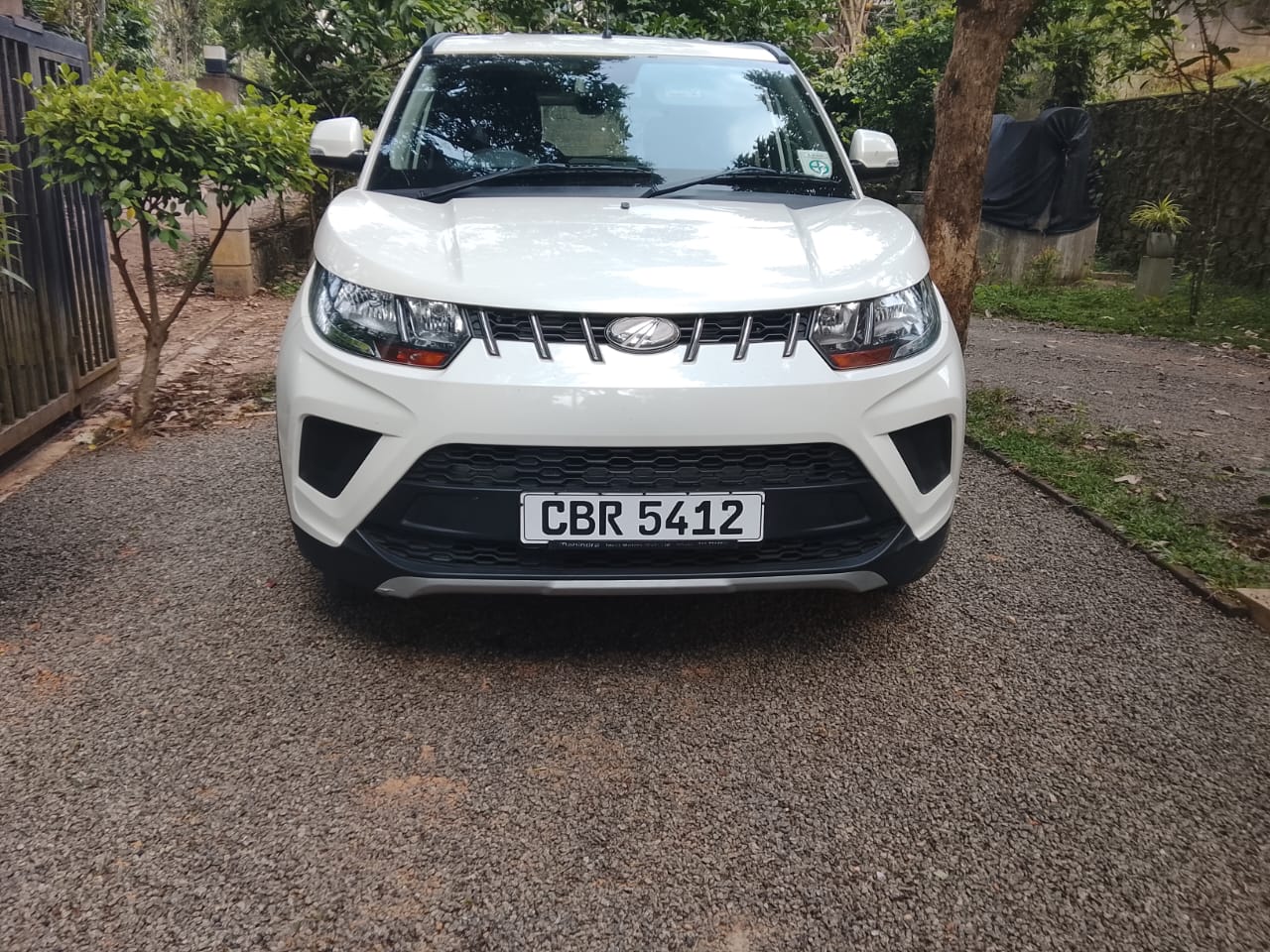 Mahindra KUV 100 2025