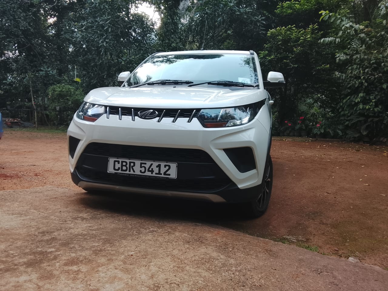 Mahindra KUV 100 2025