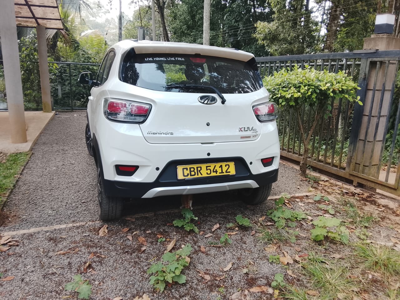 Mahindra KUV 100 2025