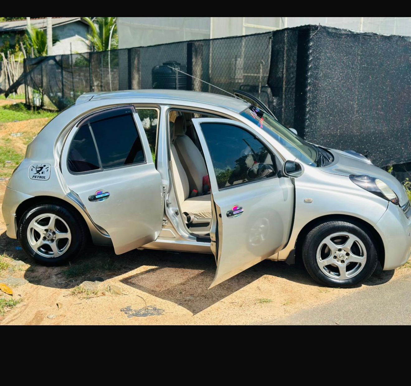 Nissan March 2002