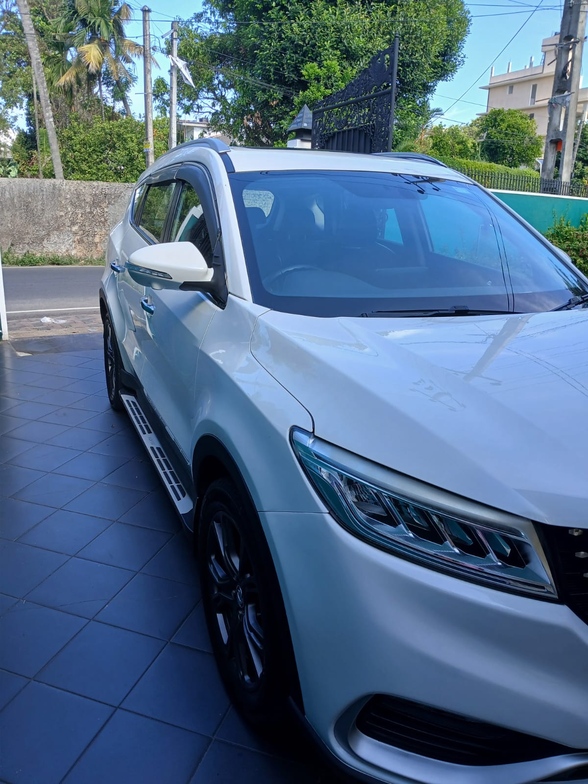 DFSK Glory I-Auto SUV 2023
