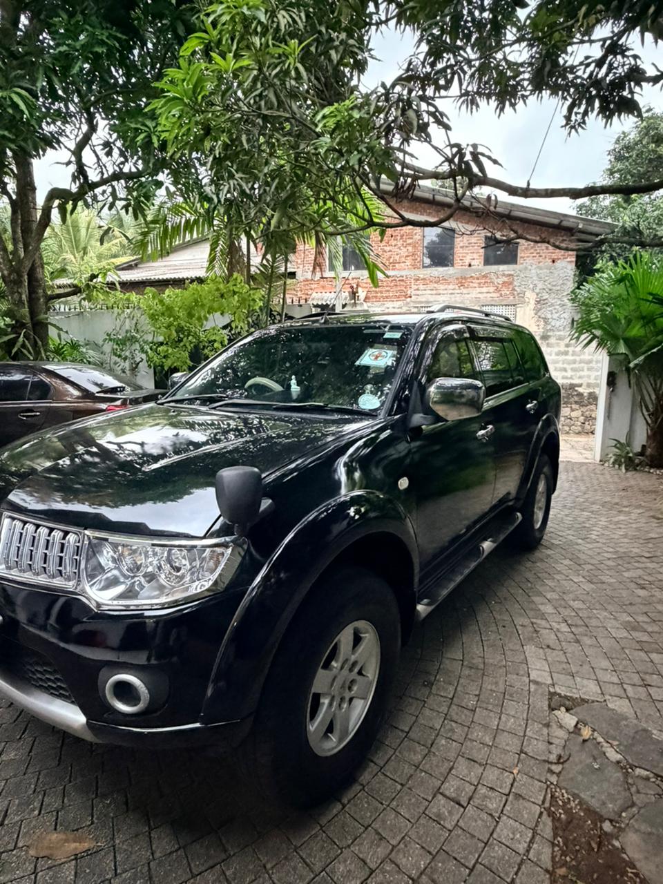 Mitsubishi Montero Sports 2012