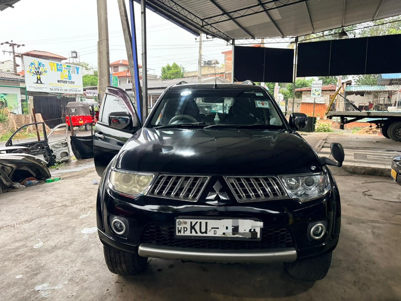 Mitsubishi Montero Sports 2012
