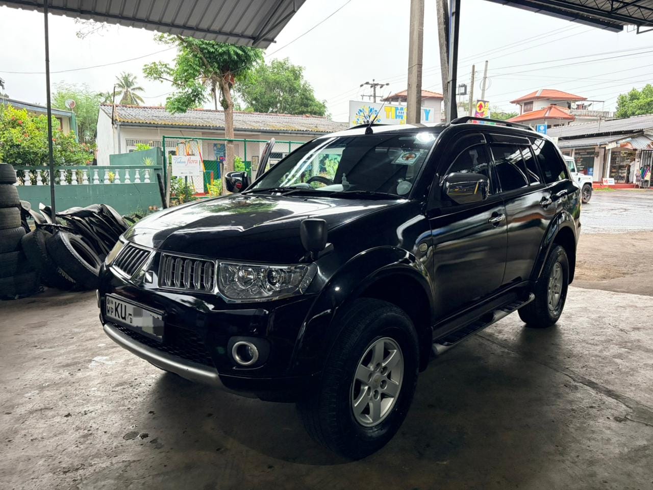 Mitsubishi Montero Sports 2012