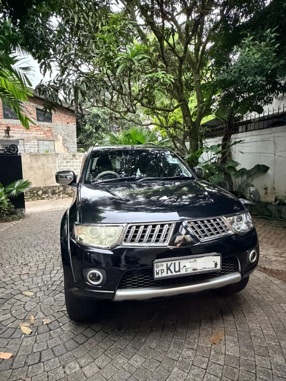 Mitsubishi Montero Sports 2012