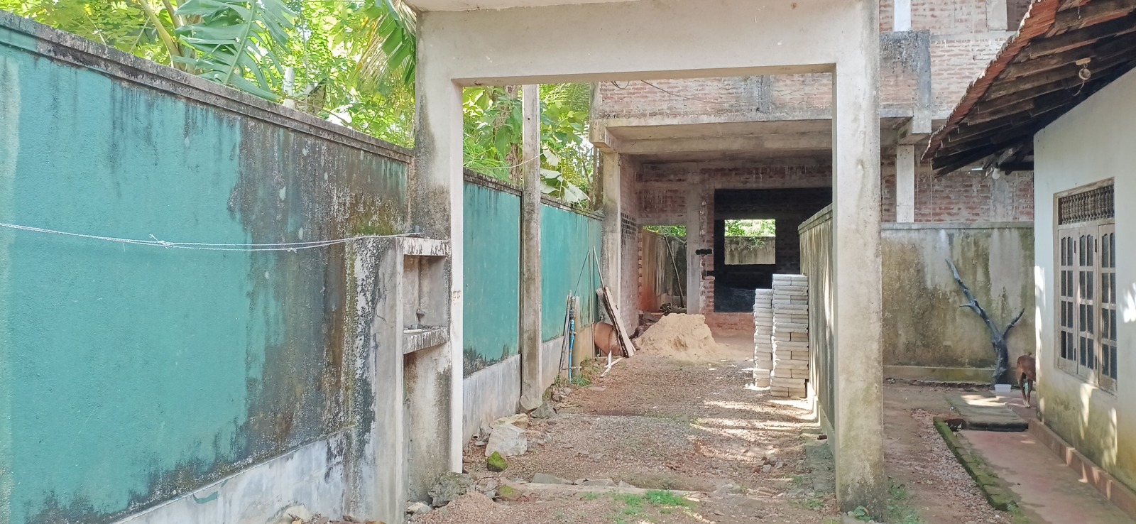 8.9P Land With 3-Story Partially Built House Pannipitiya