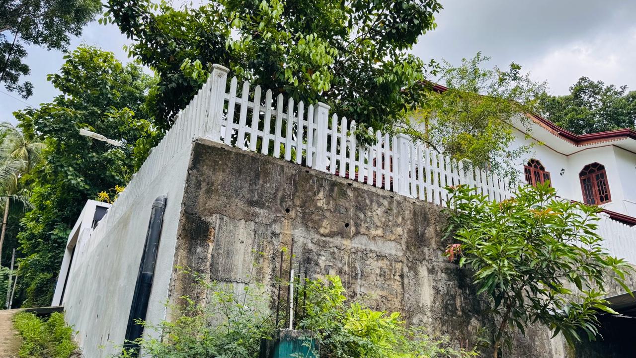 Two Storey House for Sale in Beligala