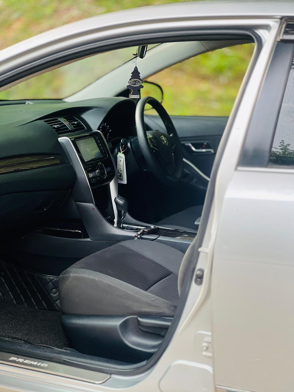 Toyota Premio 2017