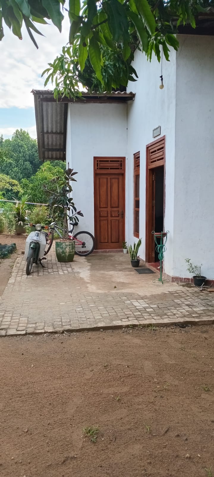 Land with House for Sale in Udawalawa