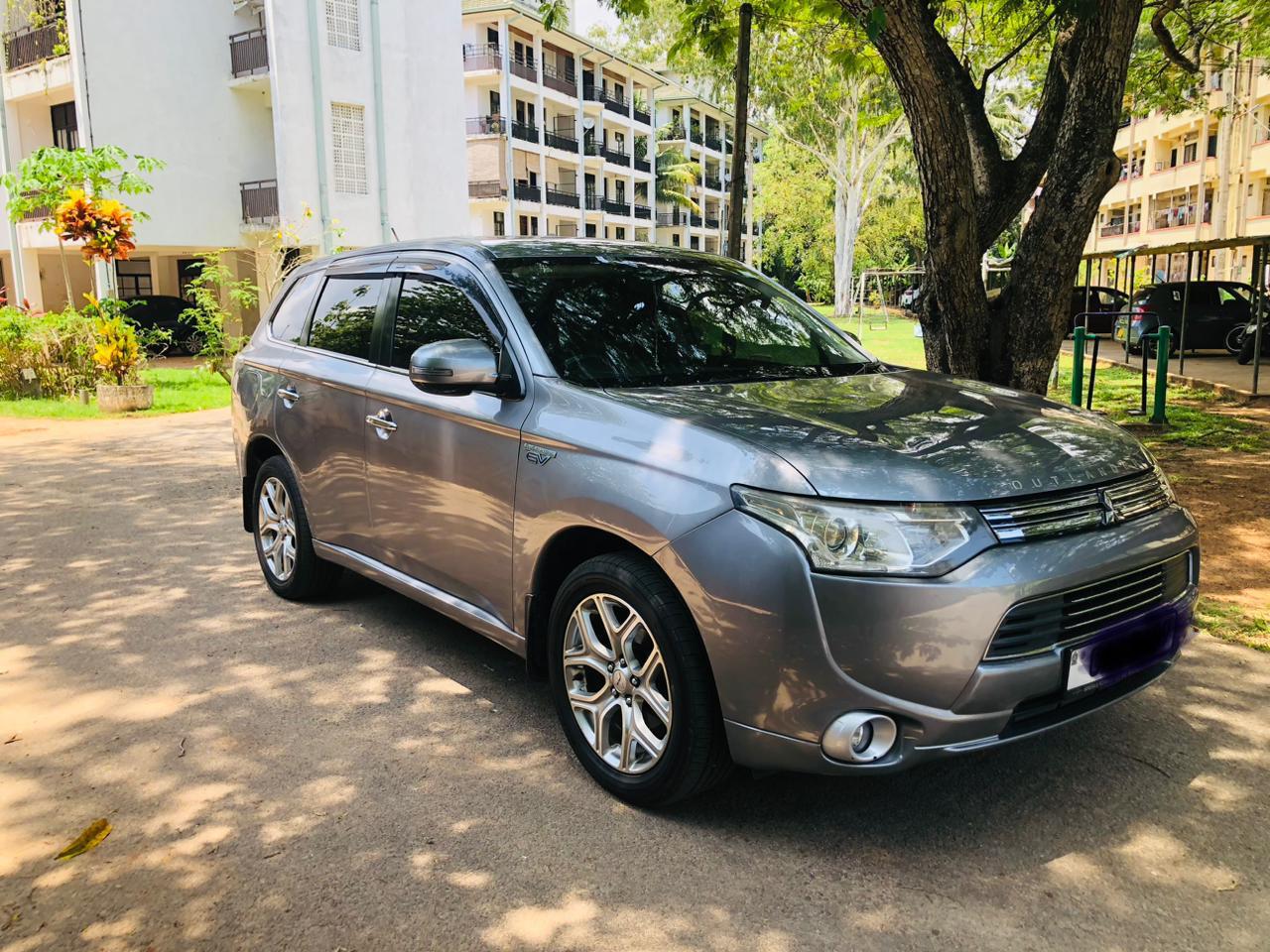 Mitsubishi Outlander 2014