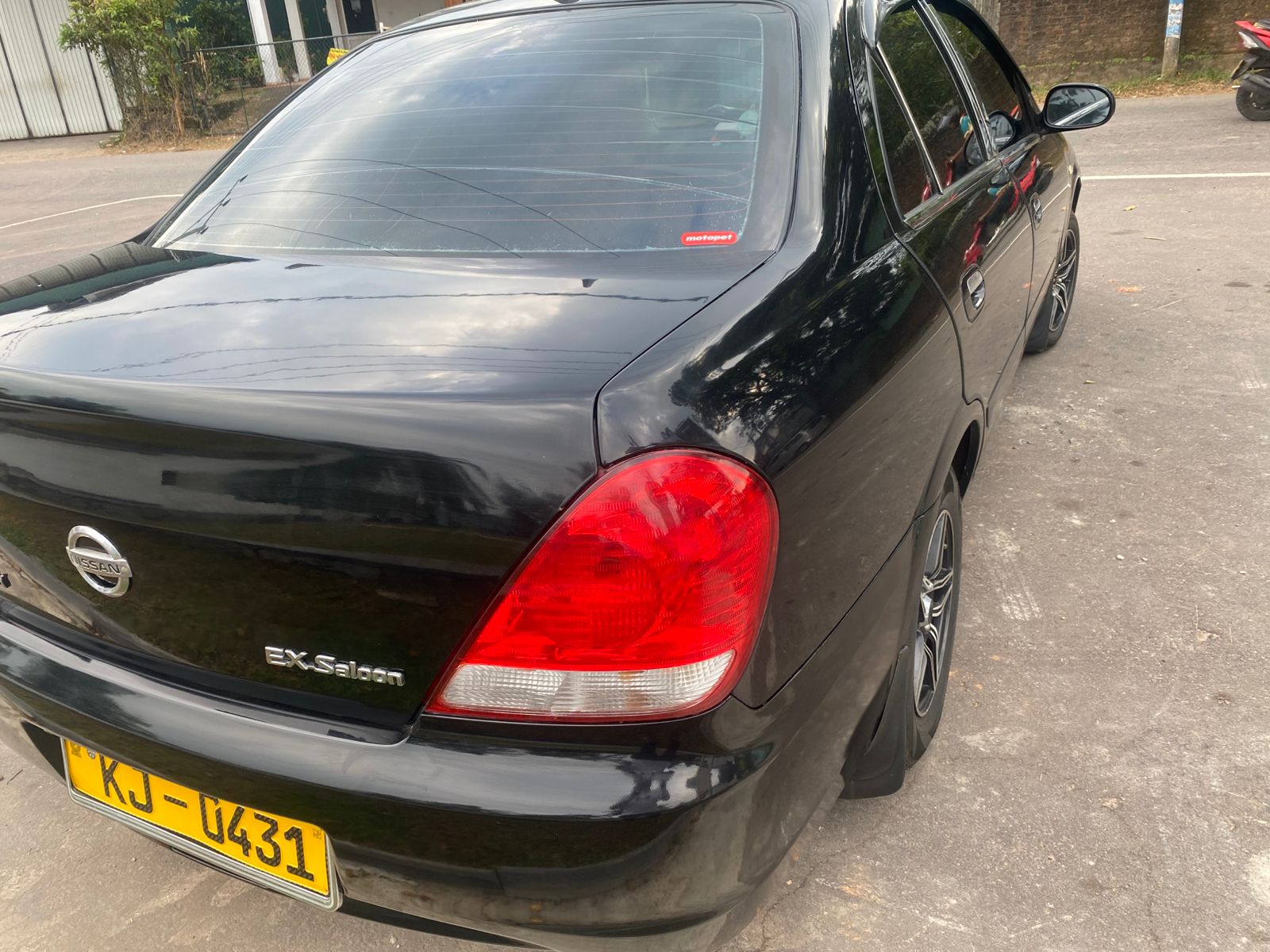 Nissan Sunny EX Saloon 1300 2010