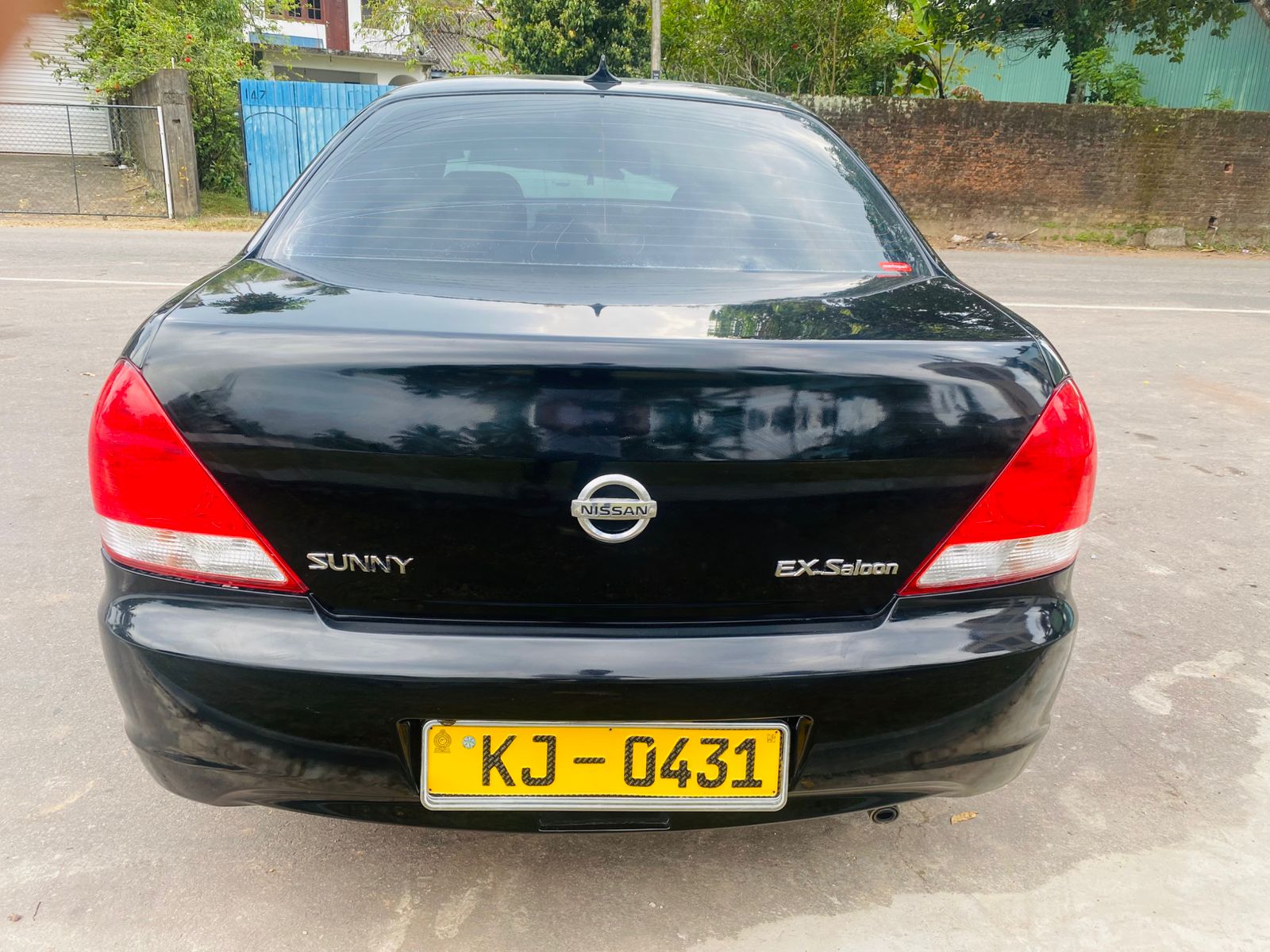 Nissan Sunny EX Saloon 1300 2010