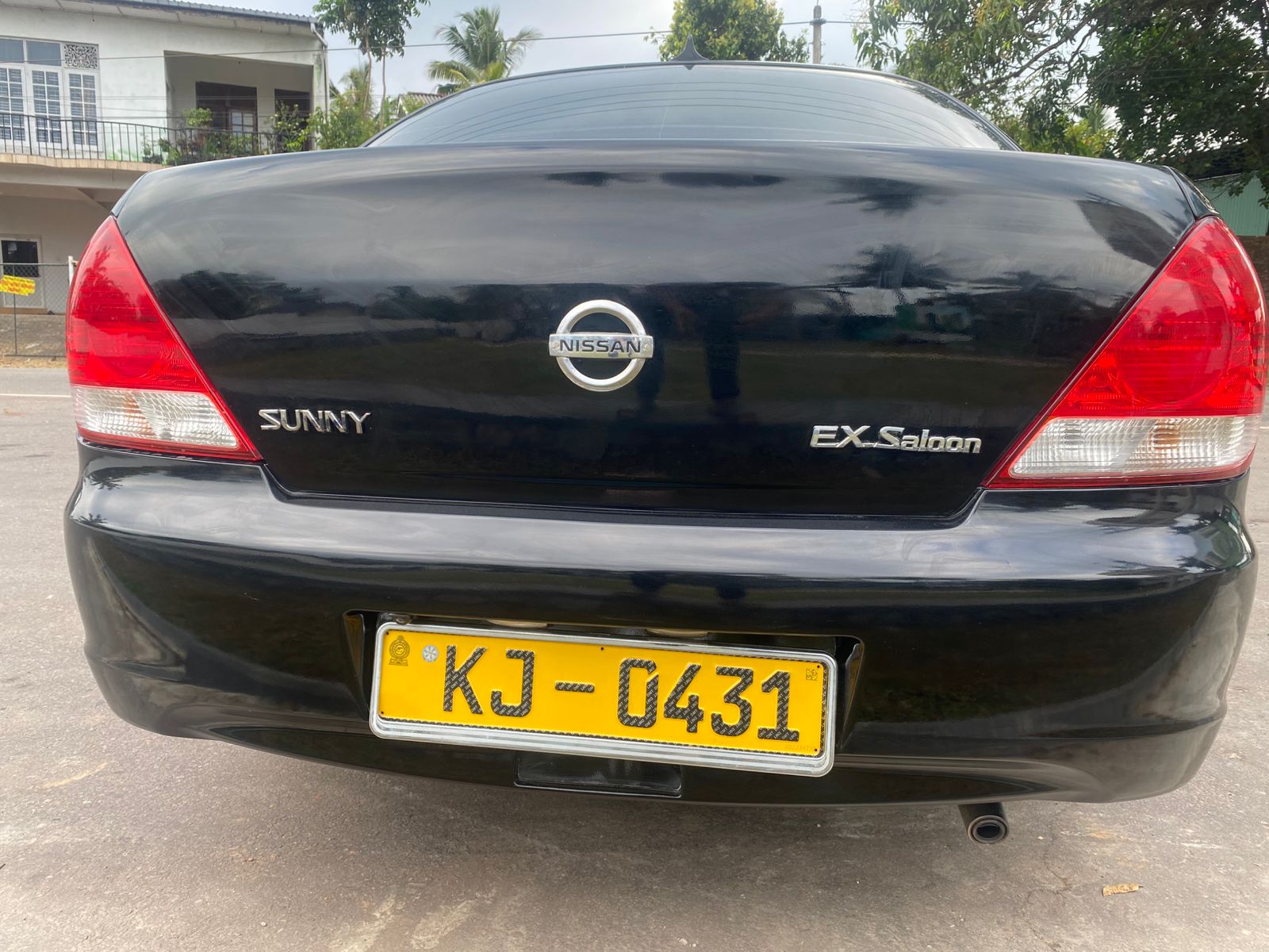 Nissan Sunny EX Saloon 1300 2010