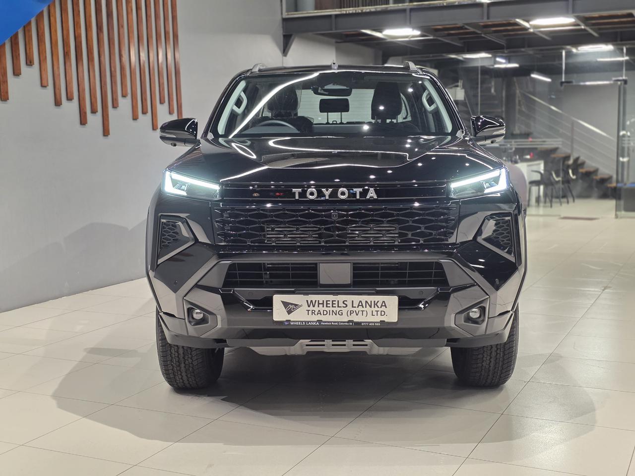 Toyota Hilux Travo Overland Plus 2025