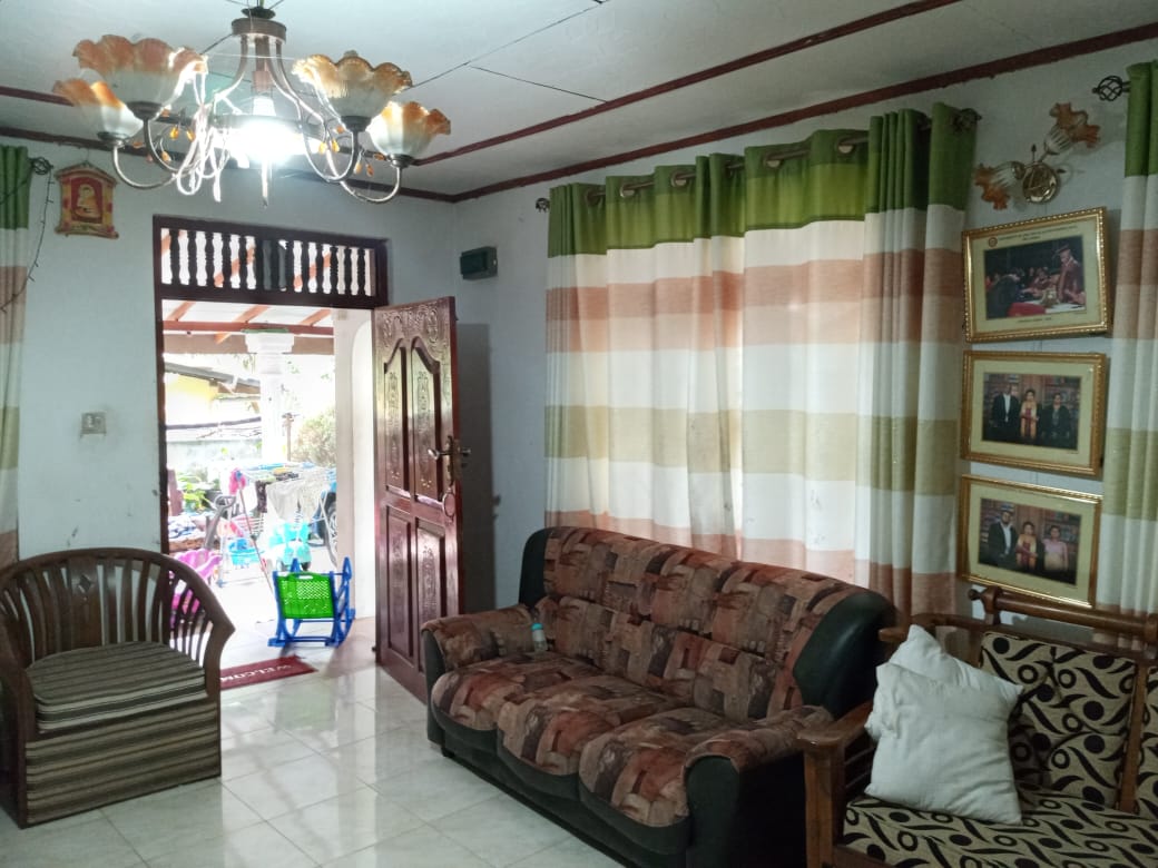 House with Tea Land Kalupahana