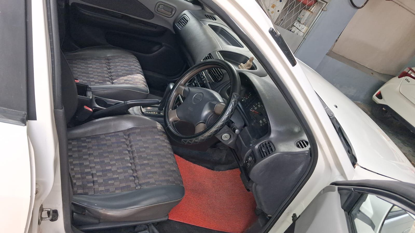 Nissan Wingroad 2002
