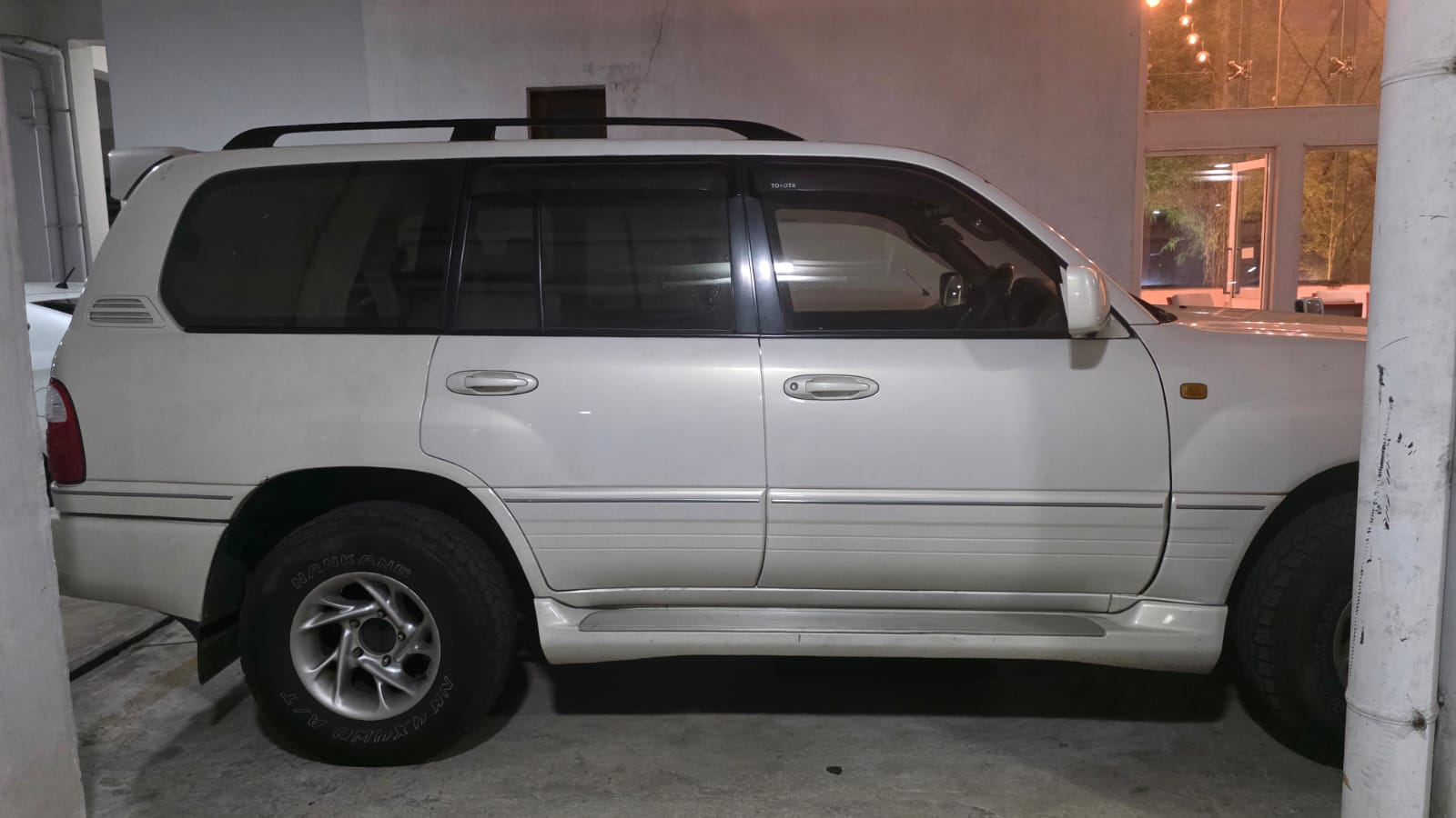 Toyota Land Cruiser Sahara 2000