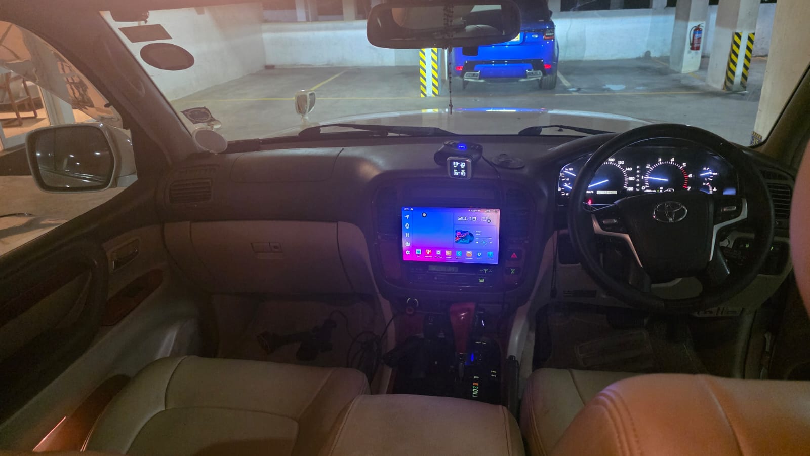 Toyota Land Cruiser Sahara 2000