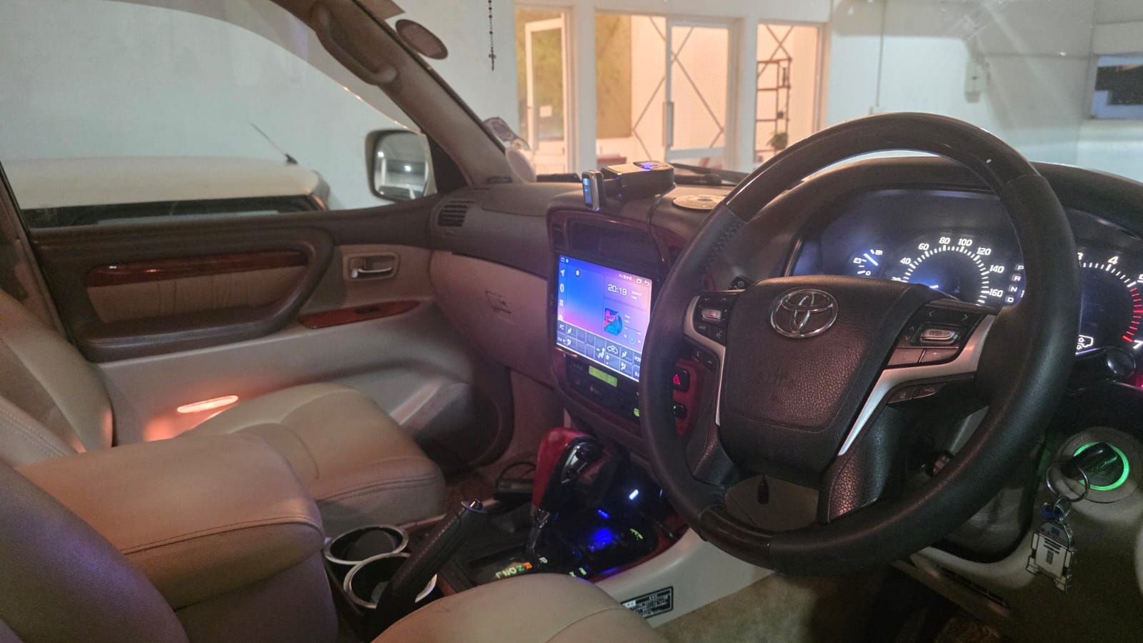 Toyota Land Cruiser Sahara 2000