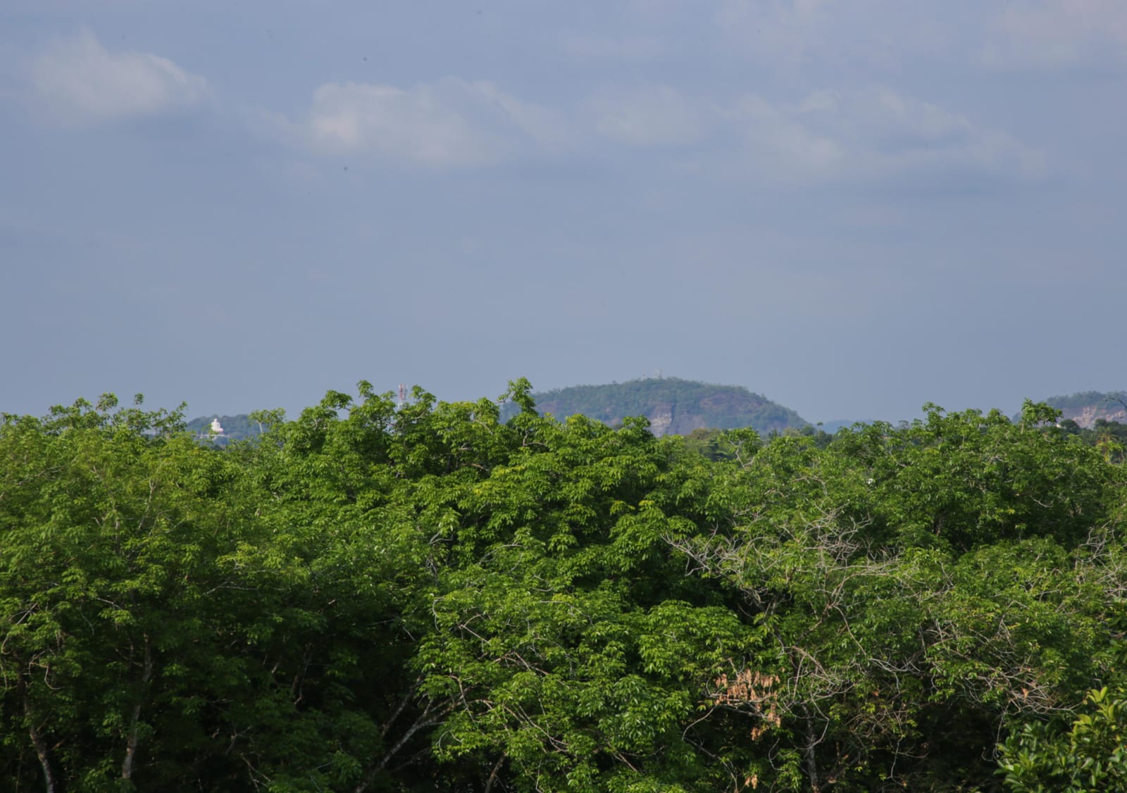 අතුරුගිරිය අදිවේගී පිවිසුමට km 1 දුරින් තෙමහල් නිවසක් පචස් 14