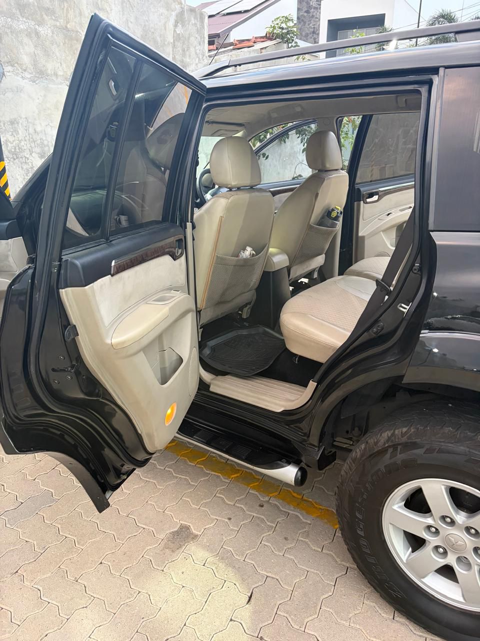 Mitsubishi Montero 2011