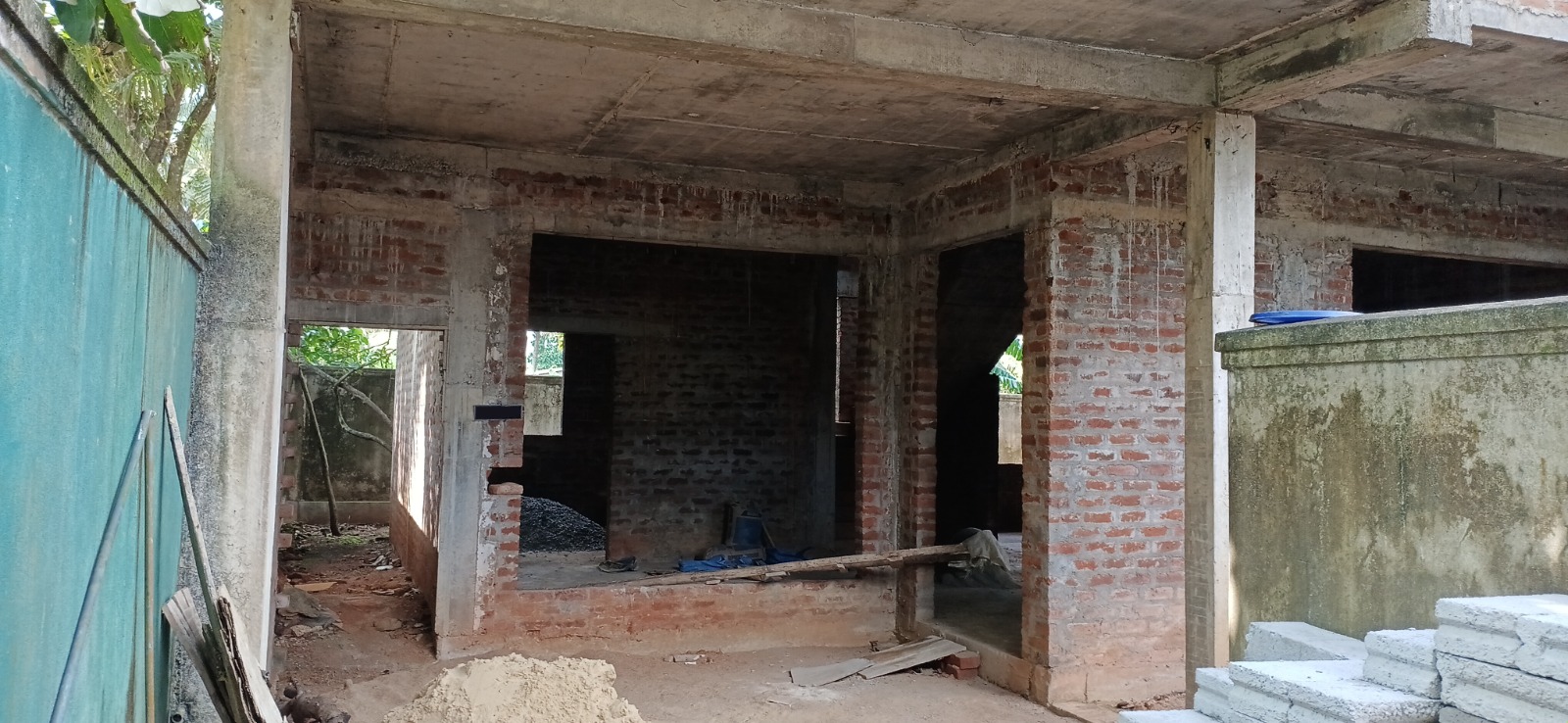 8.9P Land With 3-Story Partially Built House Pannipitiya
