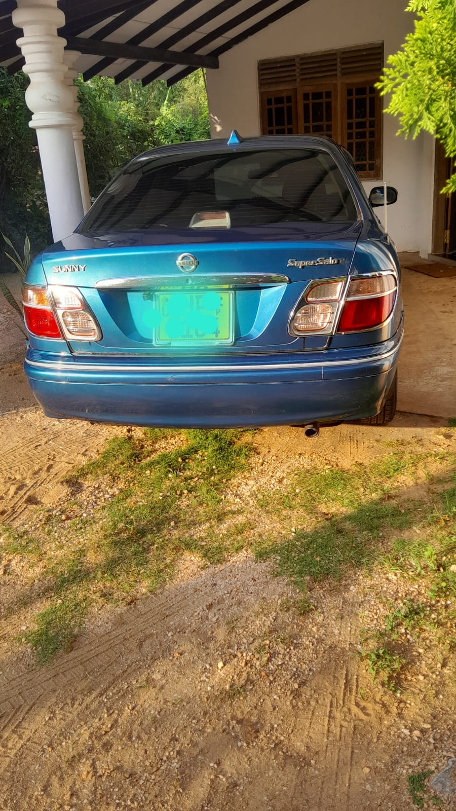 Nissan Sunny 2000