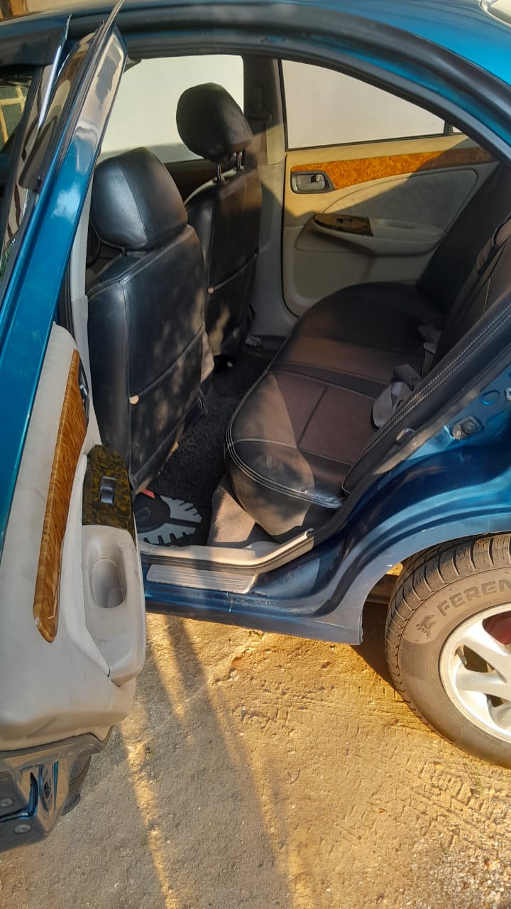 Nissan Sunny 2000