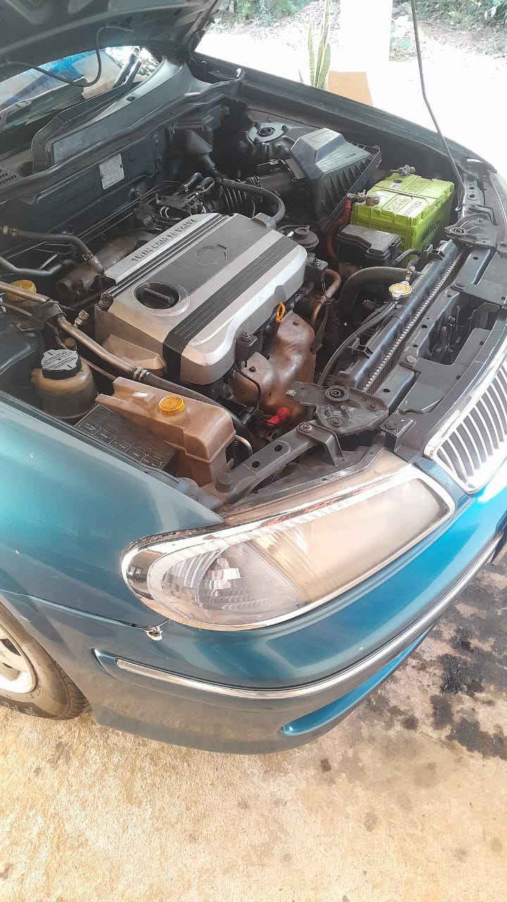 Nissan Sunny 2000